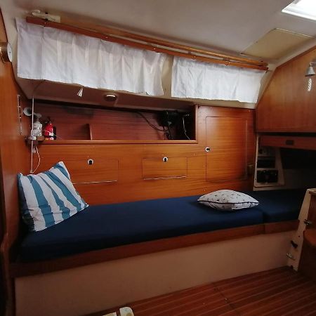 Cozy Sailboat In Barcelona!! No Showers سان أدريان دي بيزوس المظهر الخارجي الصورة
