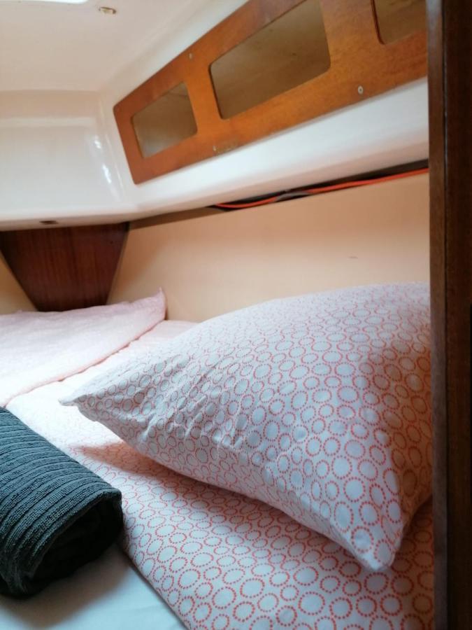 Cozy Sailboat In Barcelona!! No Showers سان أدريان دي بيزوس المظهر الخارجي الصورة