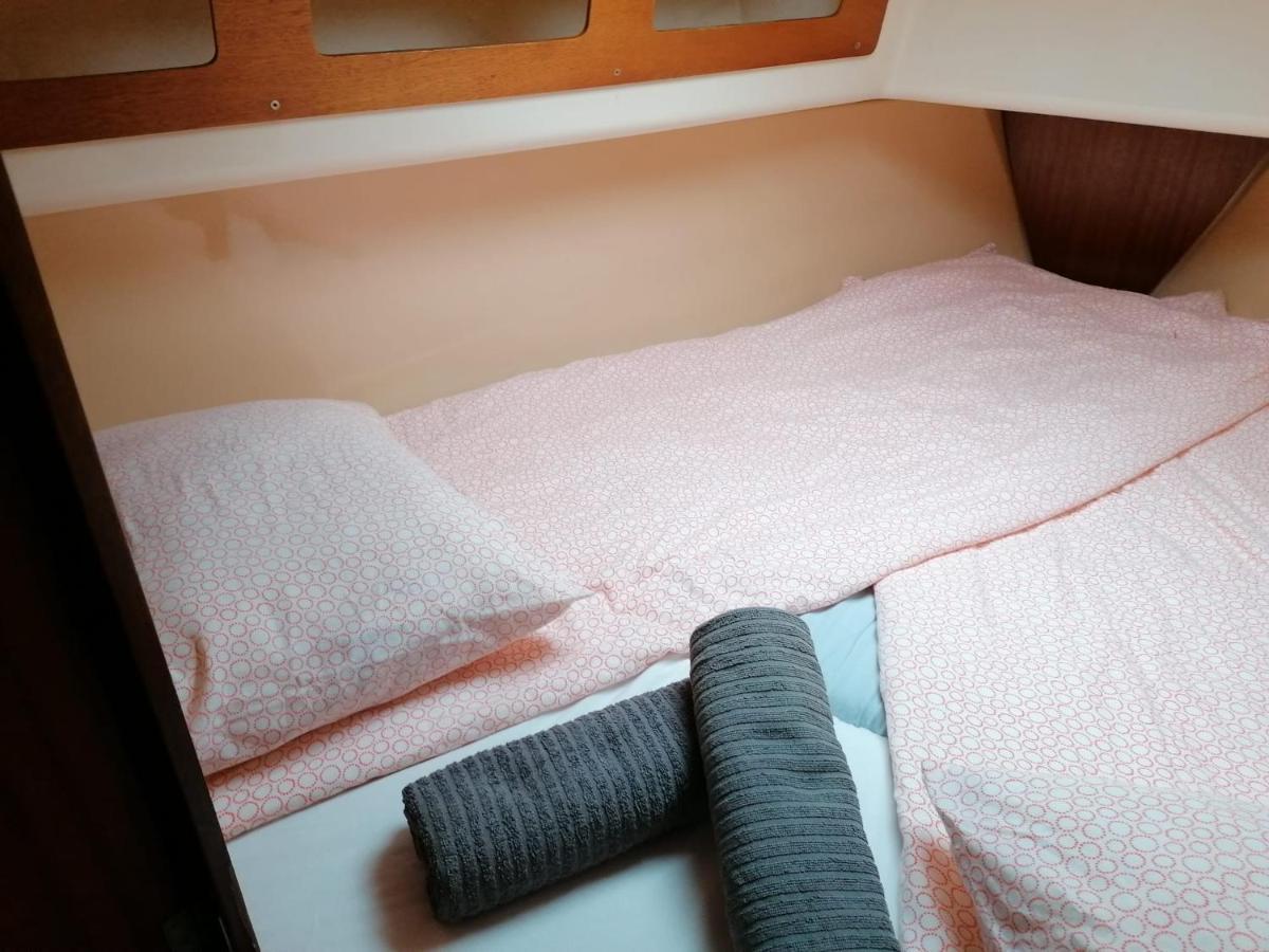 Cozy Sailboat In Barcelona!! No Showers سان أدريان دي بيزوس المظهر الخارجي الصورة